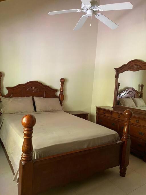 Sunset Palms & Villa Management Ltd Richmond ภายนอก รูปภาพ